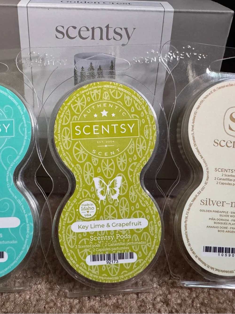 Scentsy Golden Crest Air Warmer in Gold and Cream